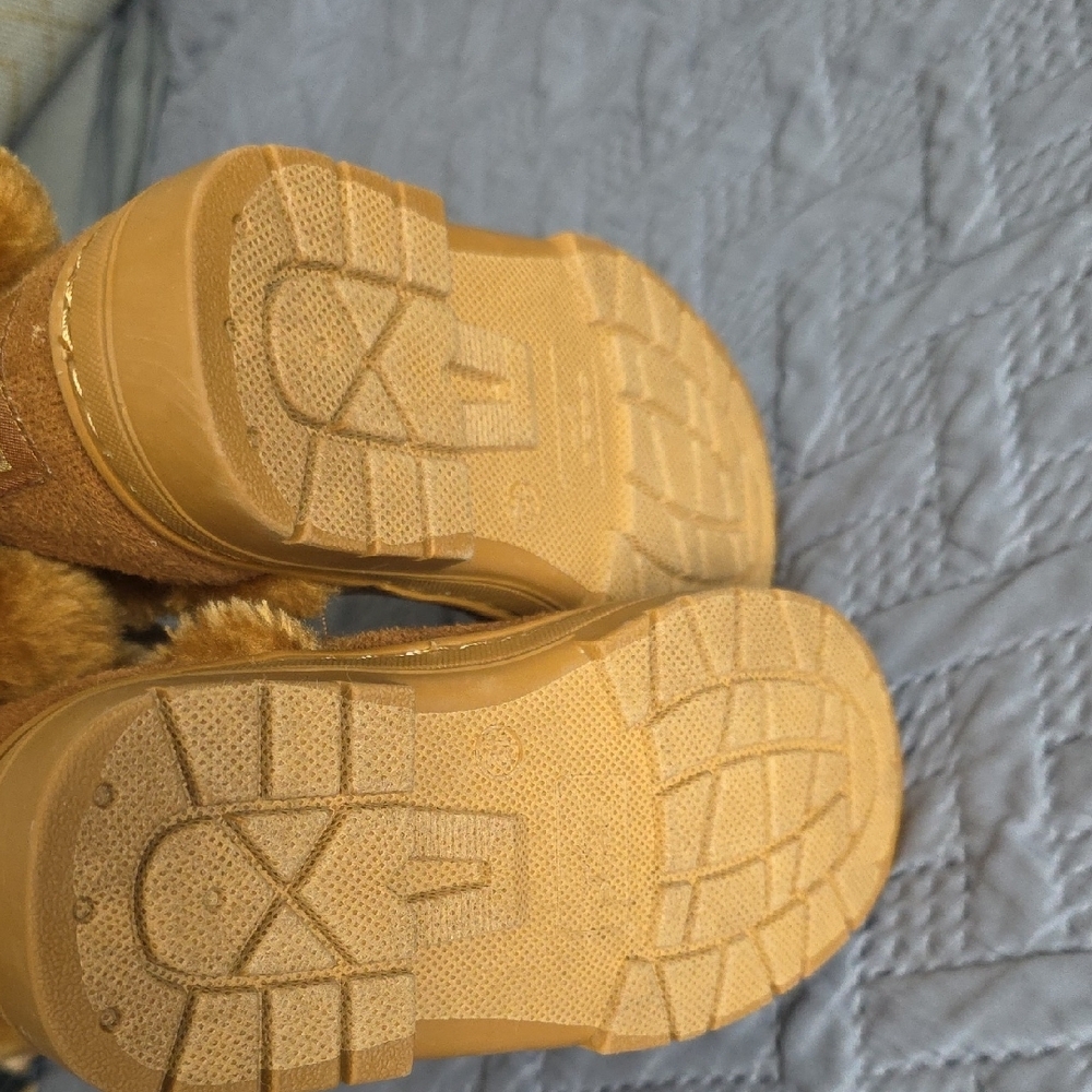 bebe Kids Brown Fur-Trimmed Winter Boots - Picture 3 of 6